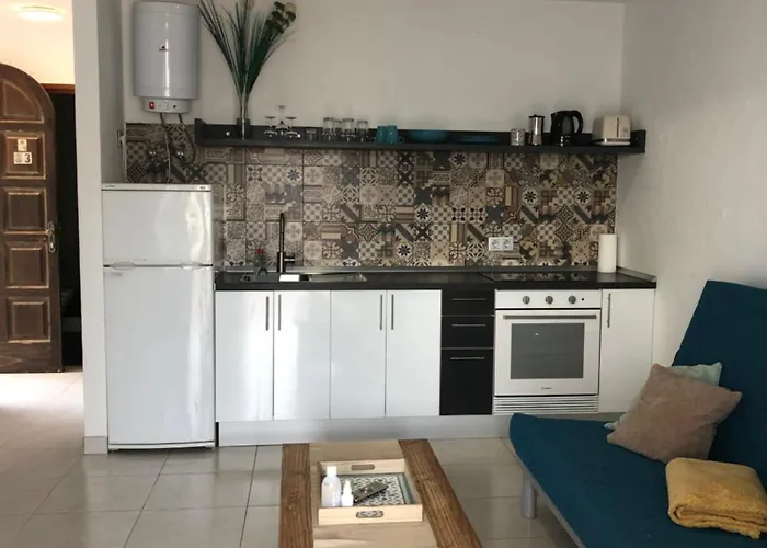 Sunny Terrace コスタ・カルマ